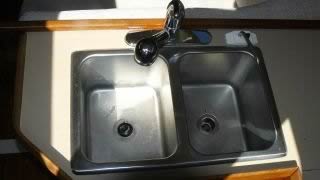 Hunter 30 Galley Sink 049